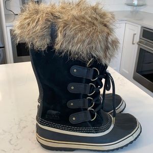 Sorel Joan of Arc boots, size 9